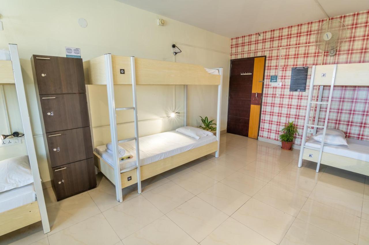 Hostel Offbeat Ccu Kalkuta Zewnętrze zdjęcie