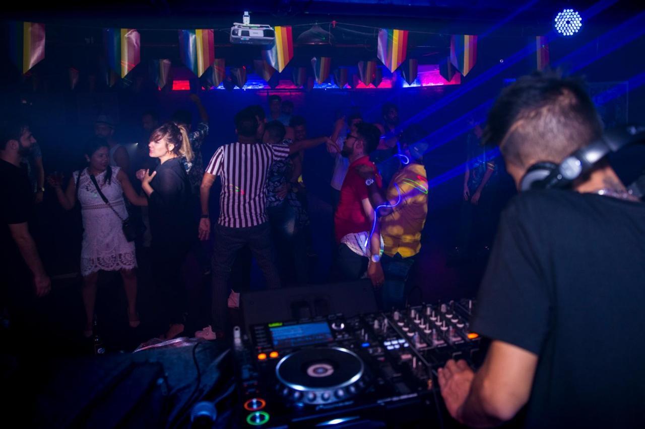 Hostel Offbeat Ccu Kalkuta Zewnętrze zdjęcie